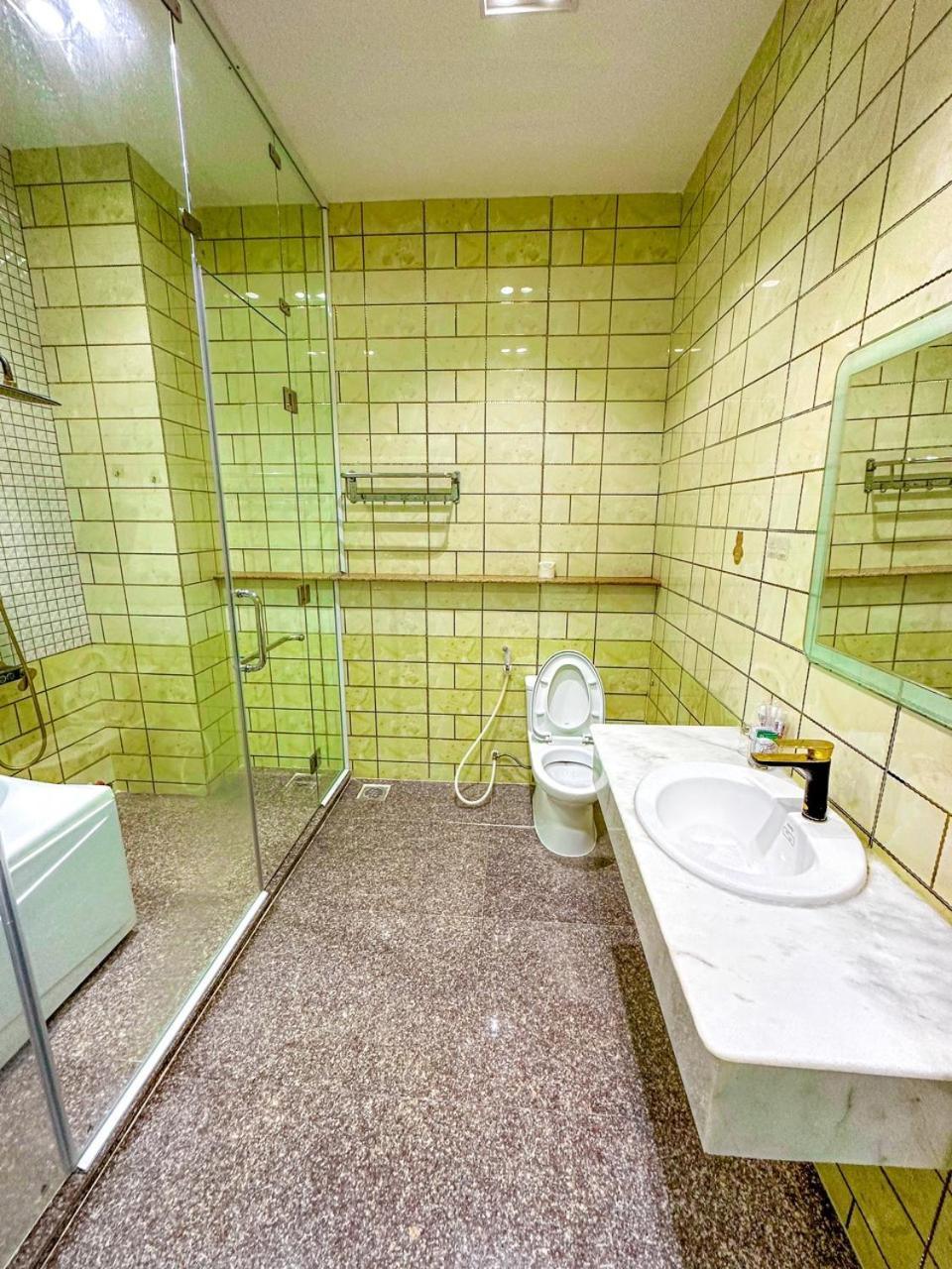 Nhan Tay 2 Hotel Can Tho Exteriör bild
